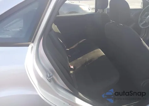 2016 Ford Focus S z USA, uszkodzony, nr VIN 1FADP3E29GL298555